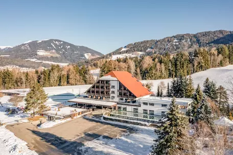 Winter-Panoramaaufnahme Anlage Hotel Royal Hinterhuber