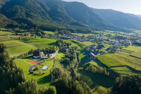 Panoramaaufnahme Hotel Royal Hinterhuber & Umgebung